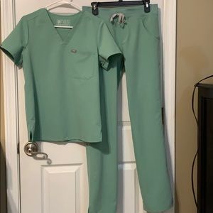 Size Small Tall Jade Figs Scrub Set